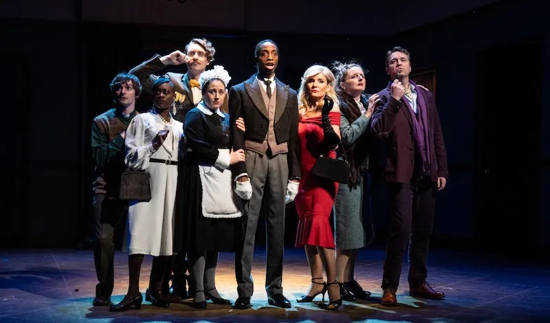 The ensemble cast of Cluedo on the 2022 UK tour
